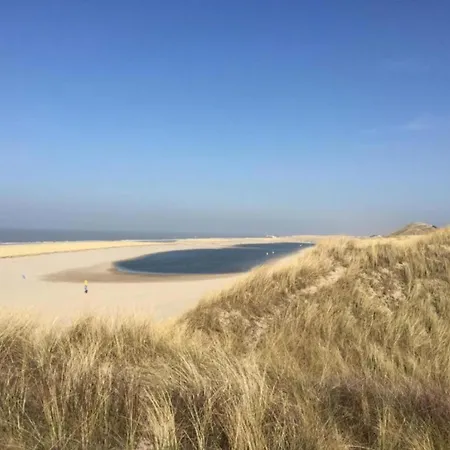 Near Beach, Cleaning Included Semesterbostad *