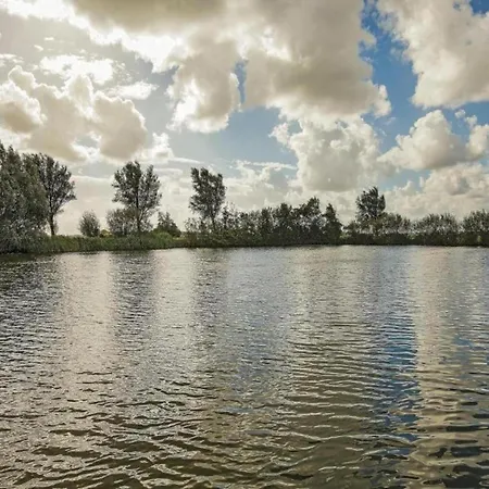 Semesterbostad Near Beach, Cleaning Included *