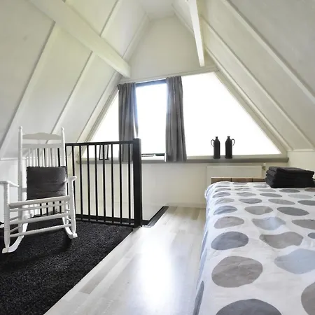 Semesterbostad Near Beach, Cleaning Included *